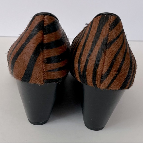 Franco Sarto Calf Hair Tiger Stripe Wedge Pumps NWOT Size 5.5 - Picture 10 of 11